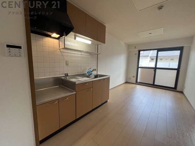 居室・リビング　南向きで明るい8帖のリビングです！