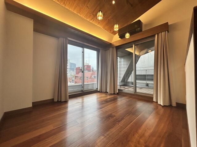 居室・リビング　内観1