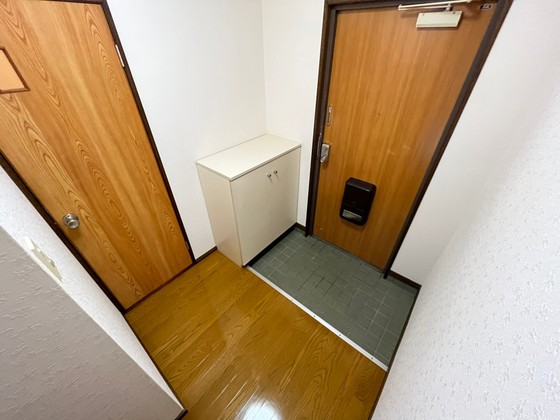 玄関　※別部屋の写真です