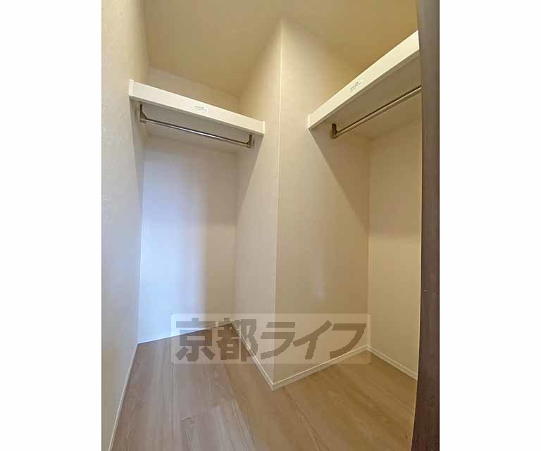 収納　６帖洋室のウォークインクローゼットです。