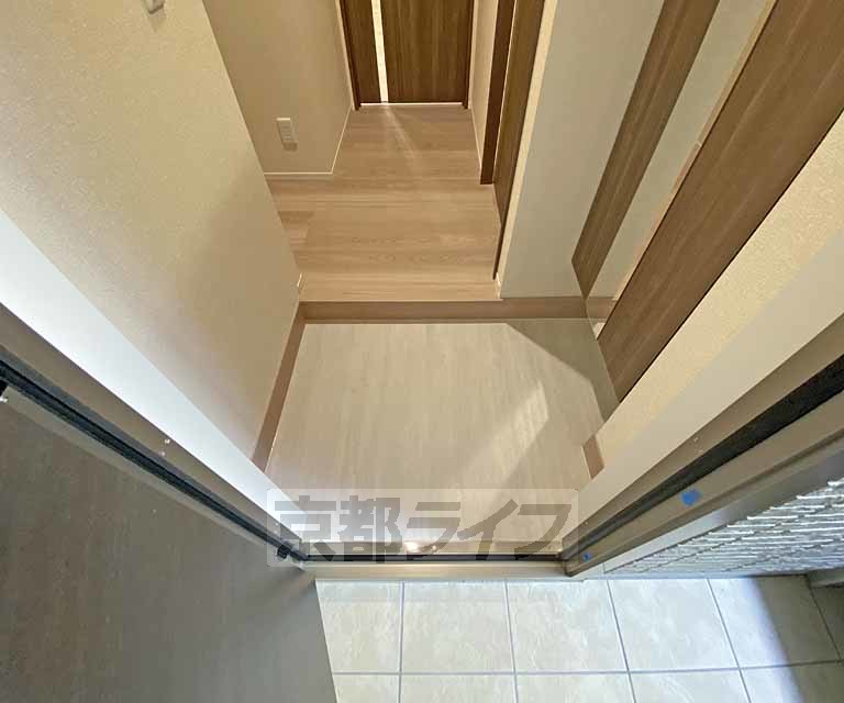 玄関　段差の少ないバリアフリーな玄関です。