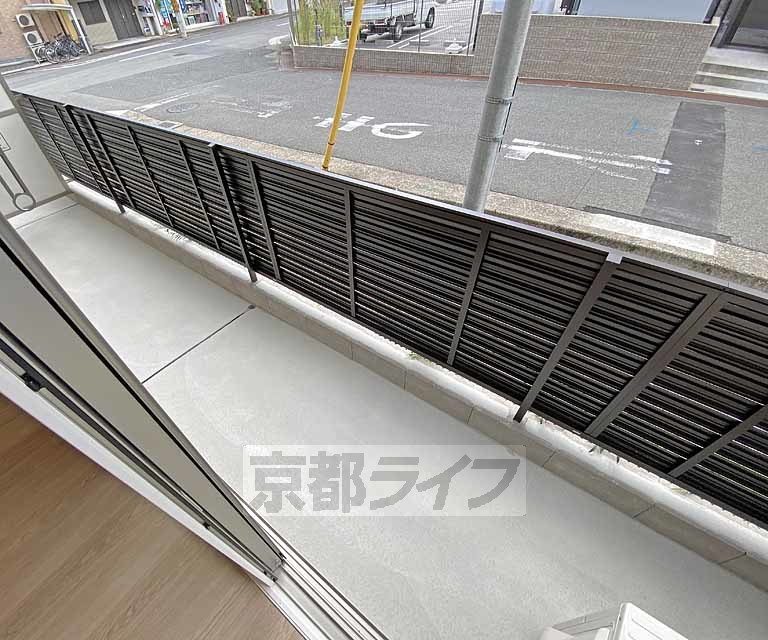 バルコニー　南向きのワイドなテラスです。