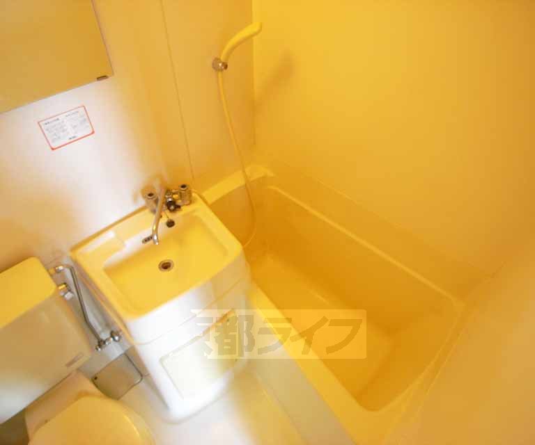 バス・シャワールーム　浴槽ございます。