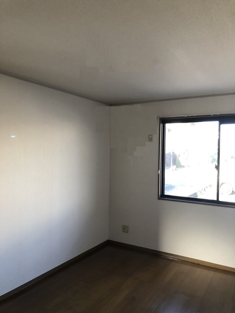 居室・リビング　玄関横　洋室照明付きます。