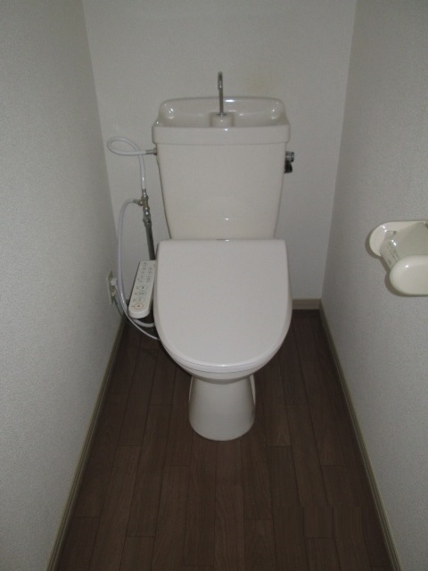 トイレ　温水洗浄便座
