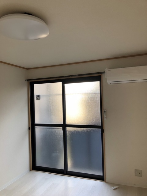 居室・リビング　洋室（キッチン隣）