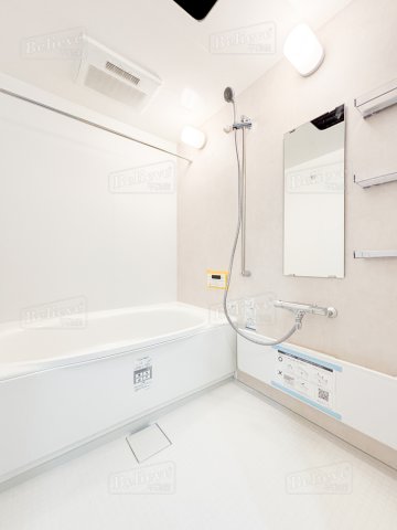 バス・シャワールーム　追い焚き機能付きのお風呂です♪