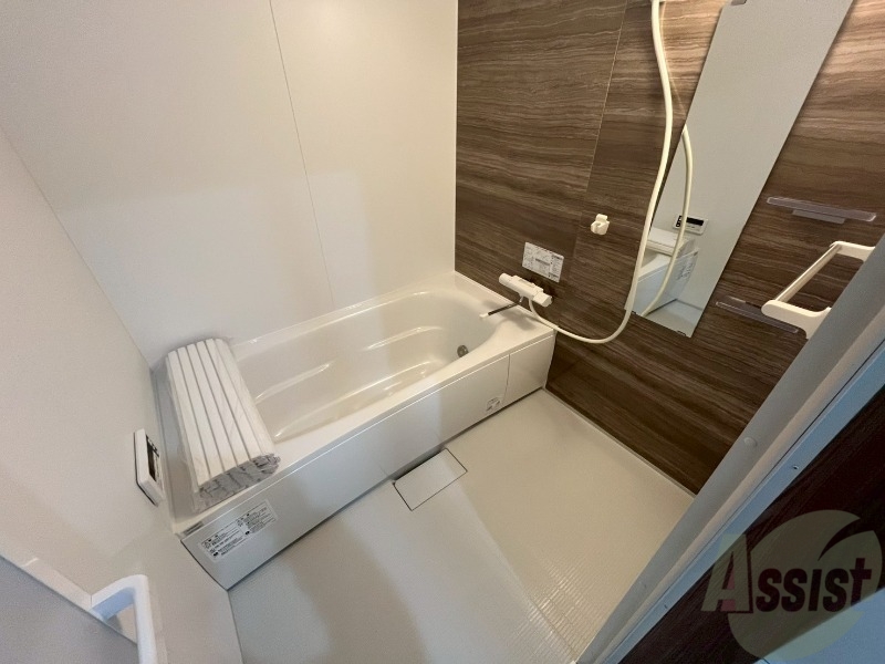 バス・シャワールーム　ユニットバスです。疲れを癒すのに欠かせませんね！