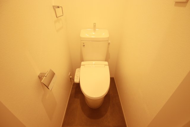 トイレ　※別号室の参考写真です※