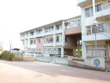 中学校　有野北中学校（中学校）まで1038m