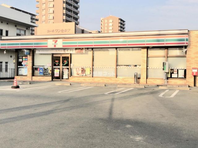 コンビニ　セブンイレブン　久留米宮ノ陣店（コンビニ）まで215m