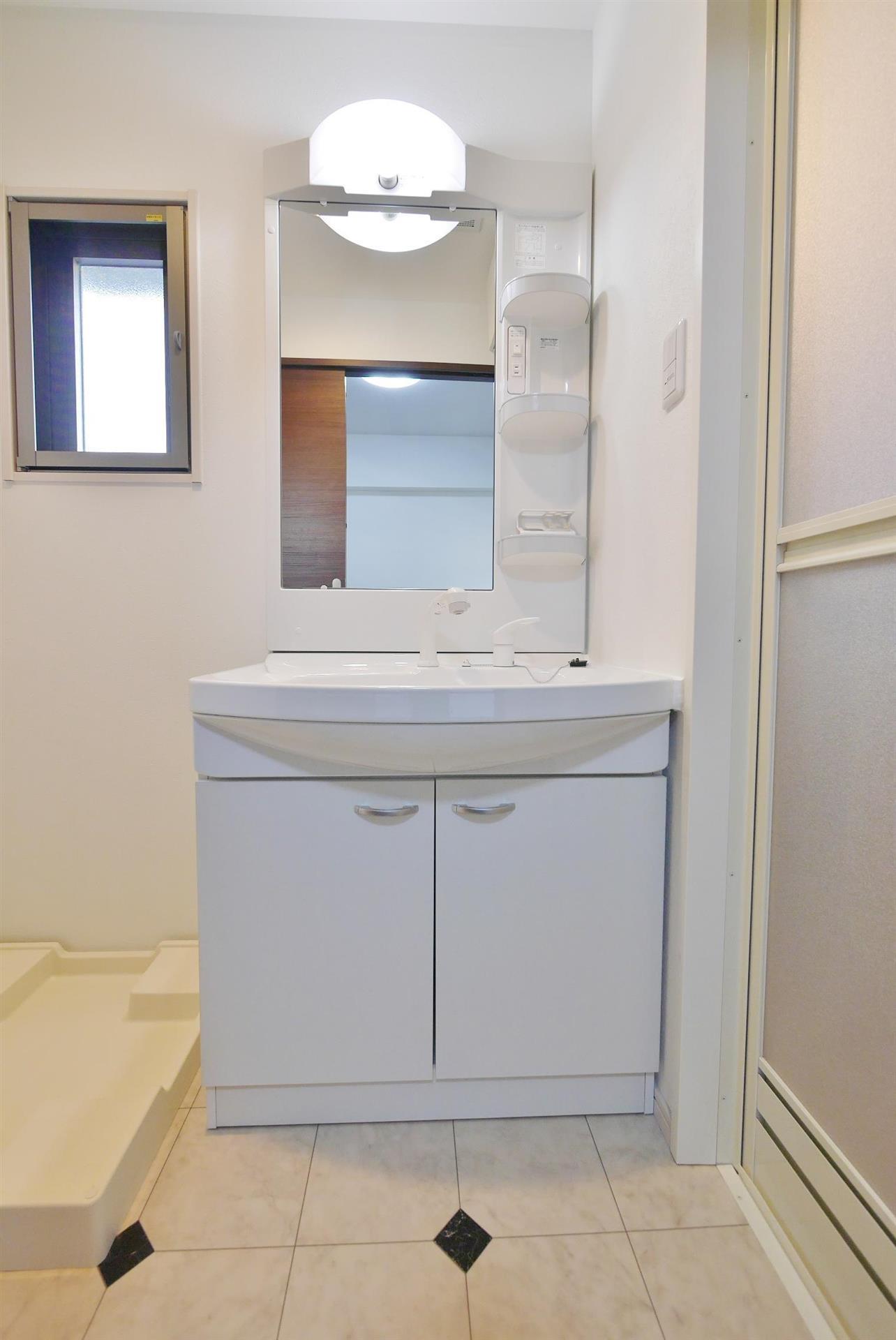 洗面設備　モデルルームの写真になります。