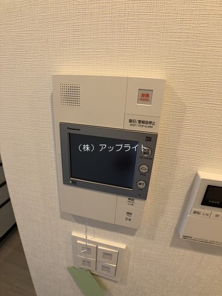 セキュリティ　モニター付きインターホン