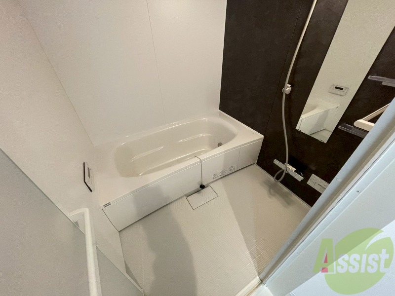 バス・シャワールーム　お風呂になります。一日の疲れを癒してくださいね。