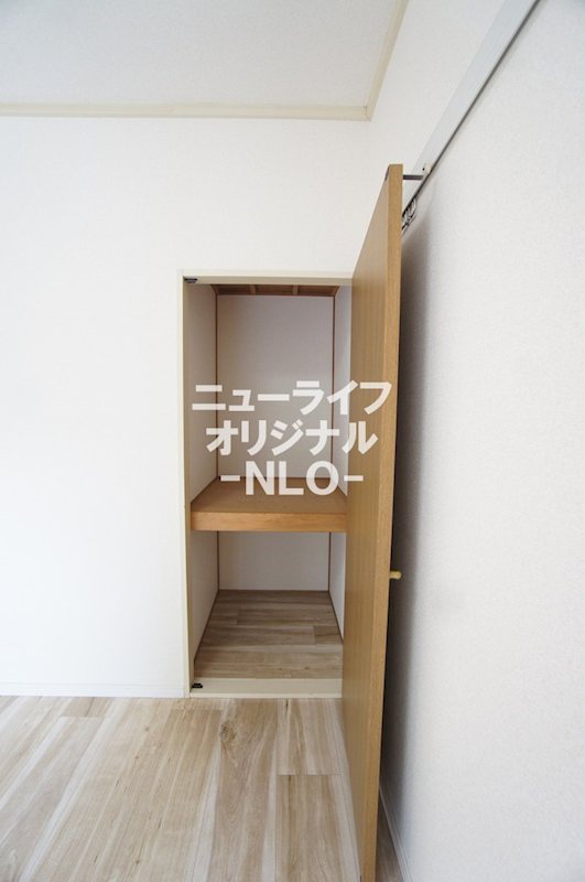 収納　奥行きのある収納スペースで荷物もたくさん入ります。