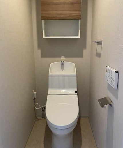 トイレ　温水洗浄便座