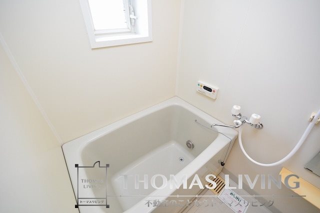 バス・シャワールーム　小窓があり換気がしやすいですね。