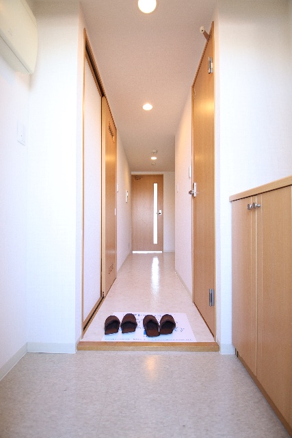 玄関　※別室の参考写真の為、現況優先です。