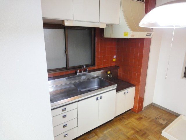 キッチン　同物件別号室