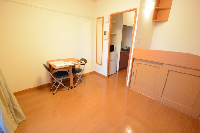 居室・リビング　エアコン付きで初期費用を抑えられます♪