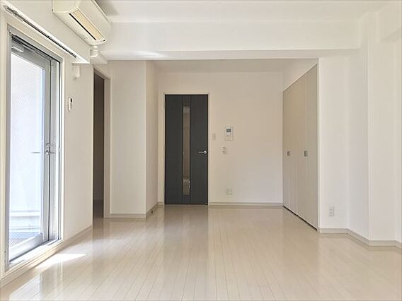 居室・リビング　写真は同マンションの別の部屋の場合があります。