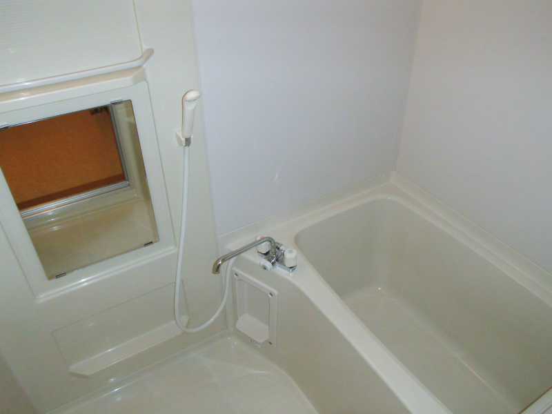 バス・シャワールーム　同建物内のお部屋です