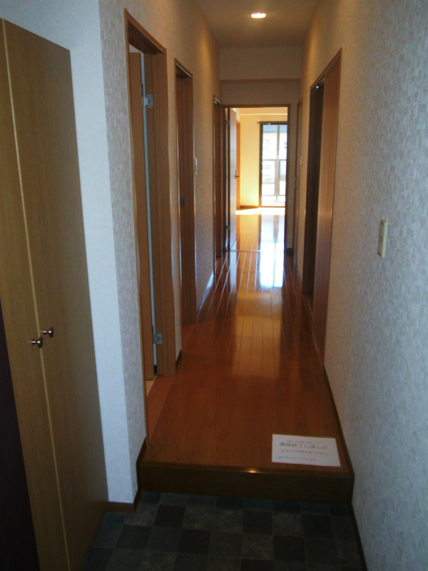 玄関　同建物内のお部屋です