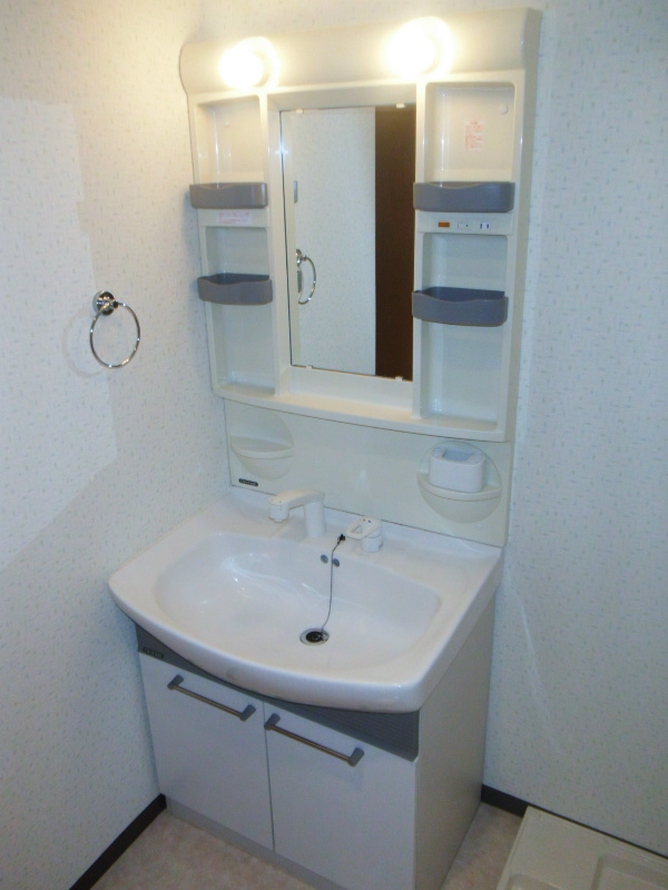 洗面設備　同建物内のお部屋です