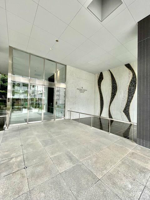 エントランス　建物の内部です