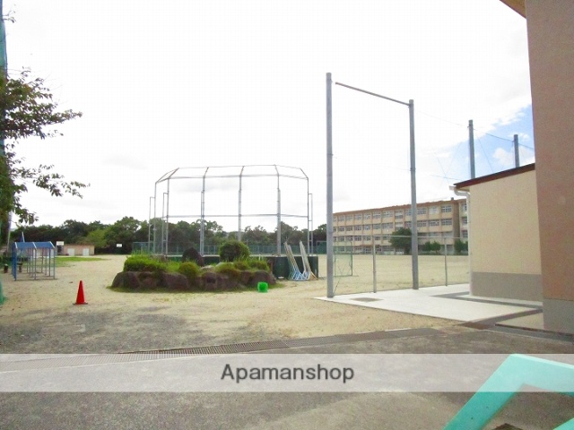 中学校　鹿児島市立桜ケ丘中学校（中学校）まで464m