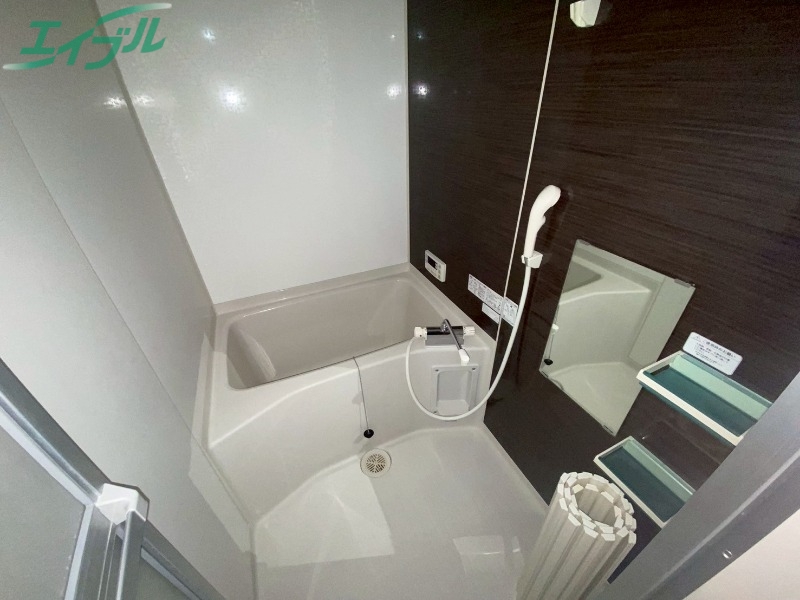 バス・シャワールーム　同物件別部屋のお写真です。