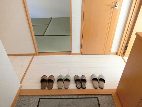 玄関　シューズボックスあり！
