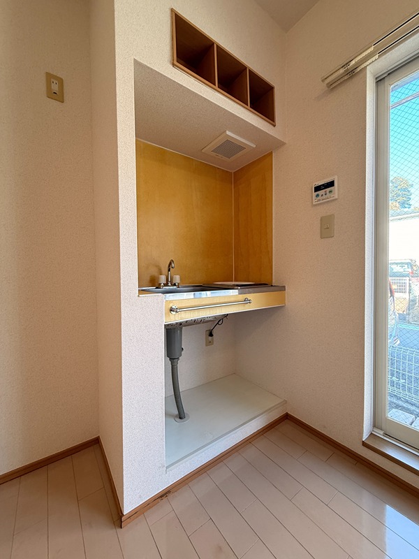 キッチン　1口のＩＨコンロ設置済み。