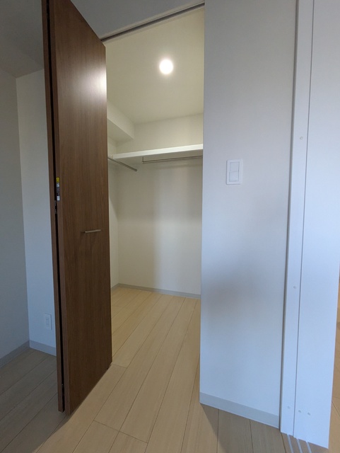 収納　４０５号の建築中の写真