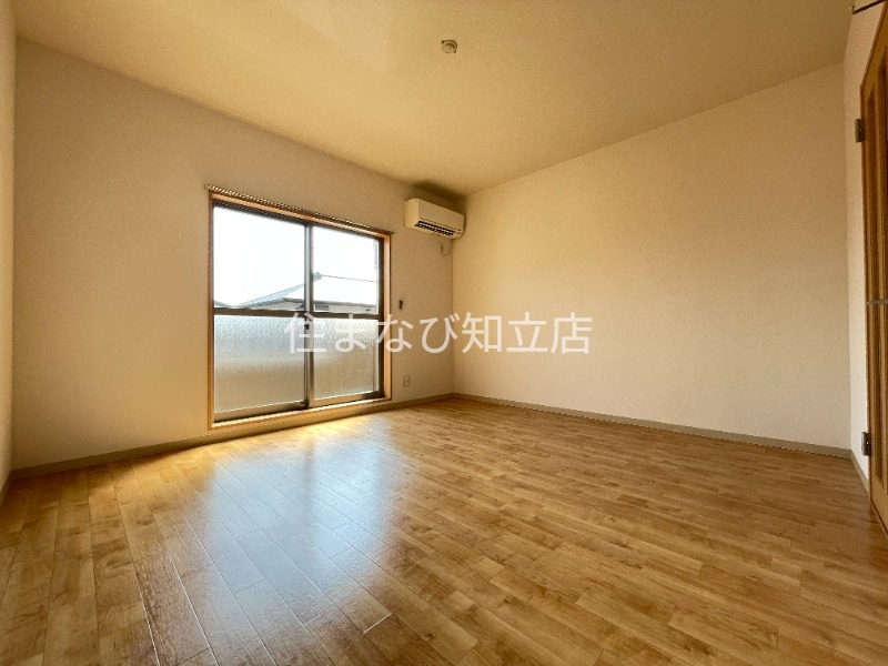 居室・リビング　同型別部屋写真