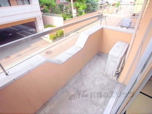 バルコニー　広めのベランダです。