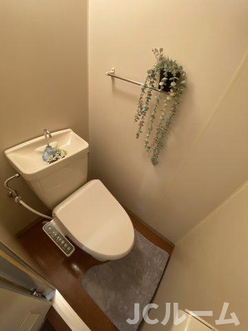 トイレ　温水洗浄便座付きです☆※家具は付属しません