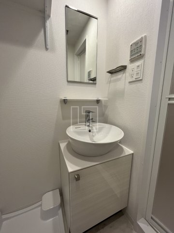 洗面設備　エスリードレジデンスグラン大阪福島ノース　独立洗面化粧台