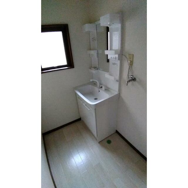 洗面設備　独立洗面化粧台付き