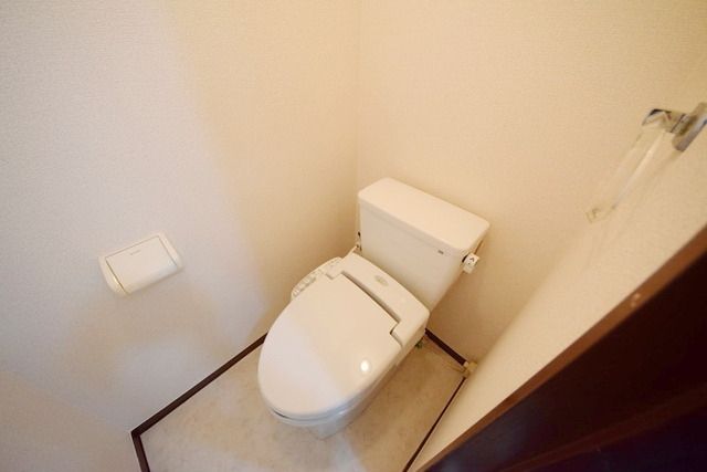 トイレ　★ウォシュレット付きの快適なトイレ★