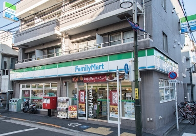 コンビニ　ファミリーマート 西大井四丁目店（コンビニ）まで565m