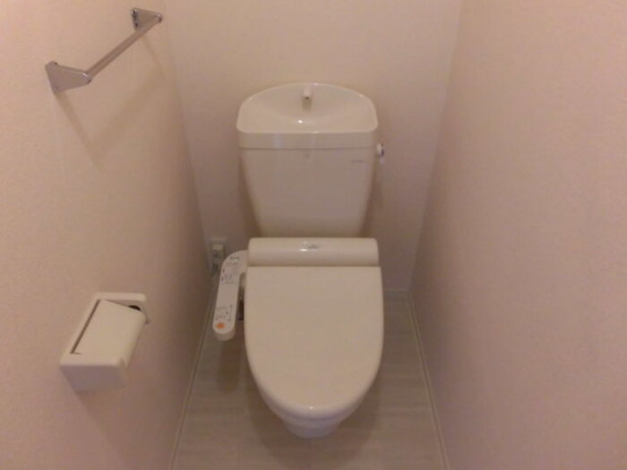 トイレ　※同物件他部屋写真 反転の場合有