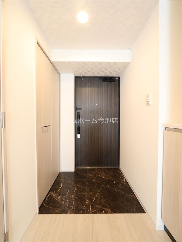 玄関　玄関（シューズボックス付）