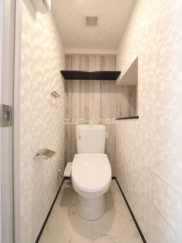 トイレ　温水洗浄便座付トイレ