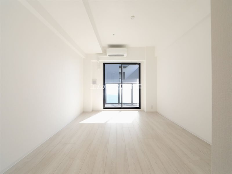 その他部屋・スペース　洋室8.0帖　エアコン付　バルコニーに面しています