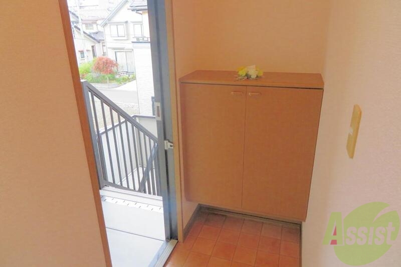 玄関　大きいシューズボックスがついて、たくさんの収納できる。