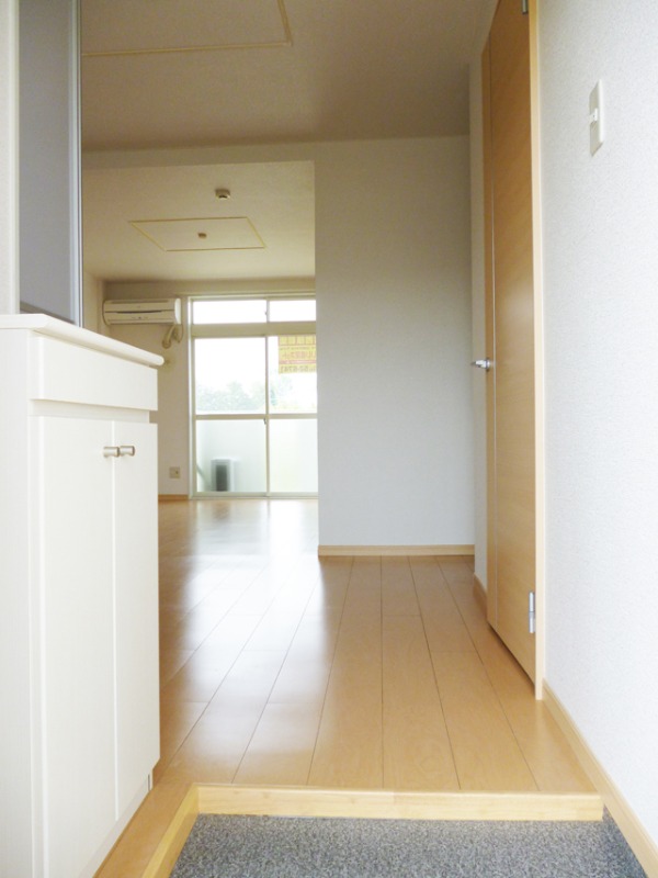 玄関　下駄箱付き！