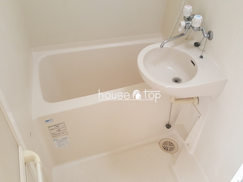 バス・シャワールーム　ゆったりと入浴出来る浴槽ですよ♪