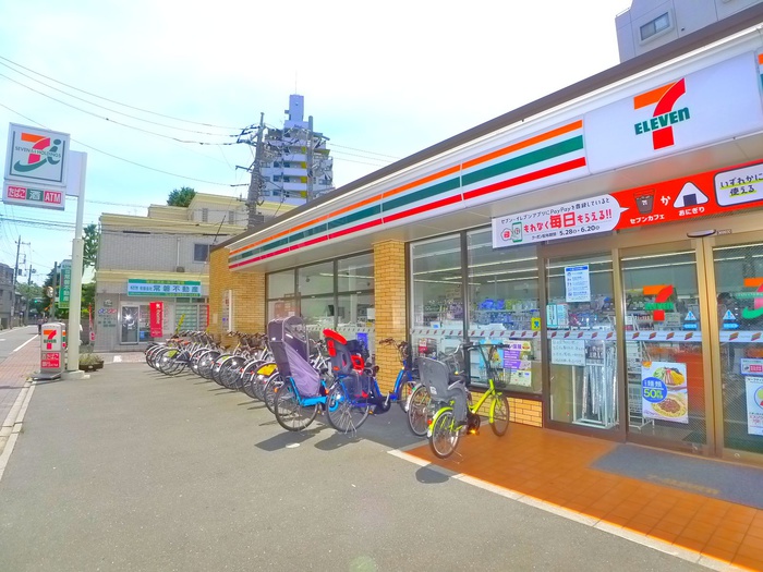 コンビニ　セブンイレブン（コンビニ）まで262m