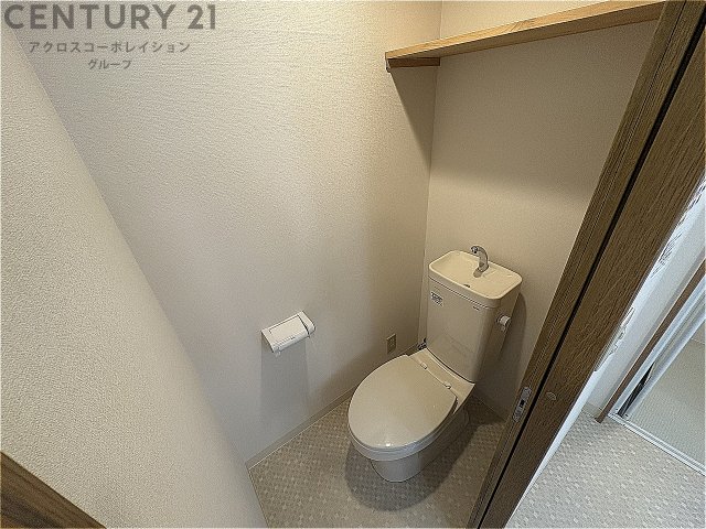 トイレ　シンプルなバストイレセパレートタイプのトイレです！